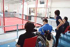 ドローンサッカーアリーナで体験会 